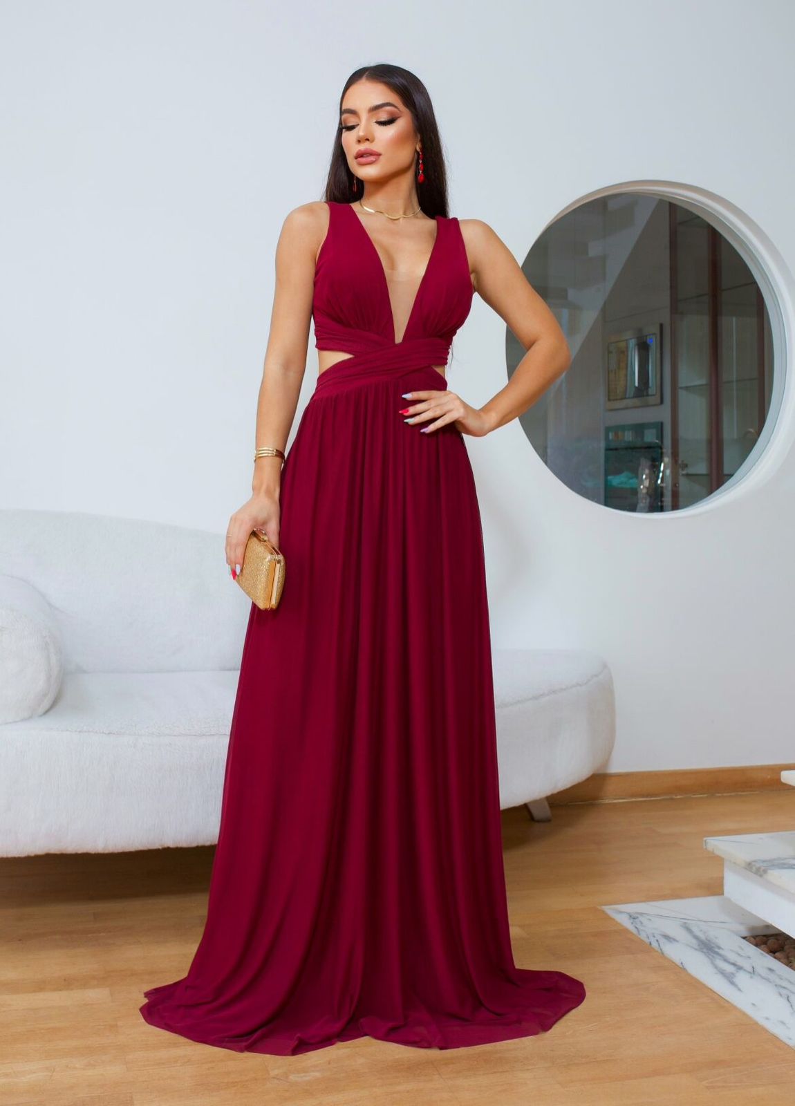 Vestido Longo Com Recortes - Tecido Micro Tule