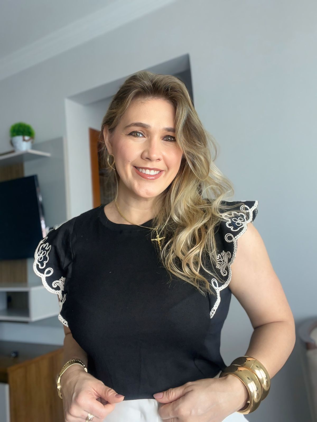 blusa manga curta bordada