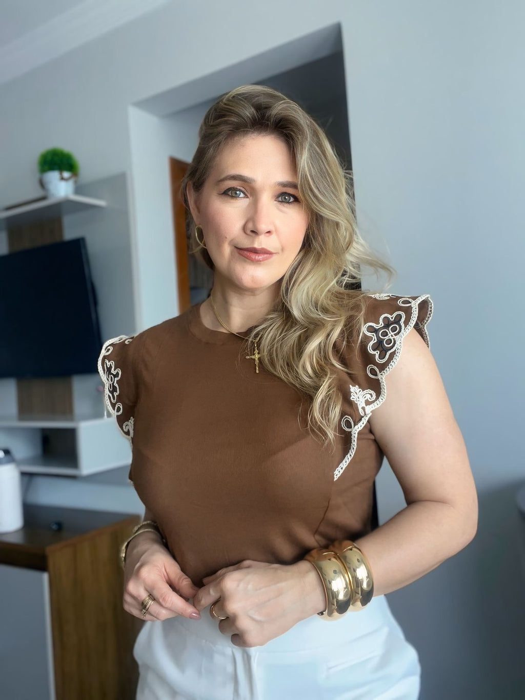 blusa manga curta bordada