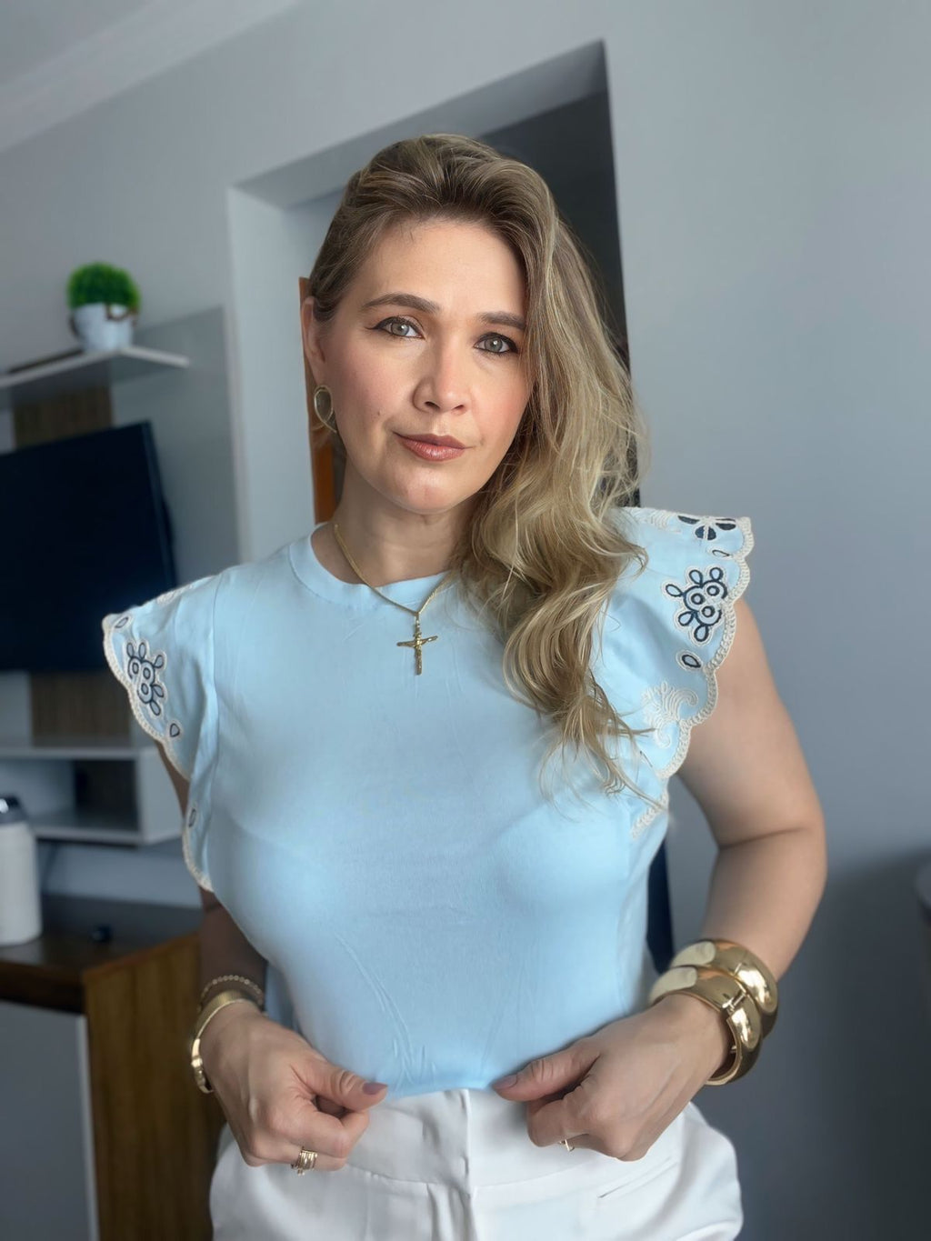 blusa manga curta bordada