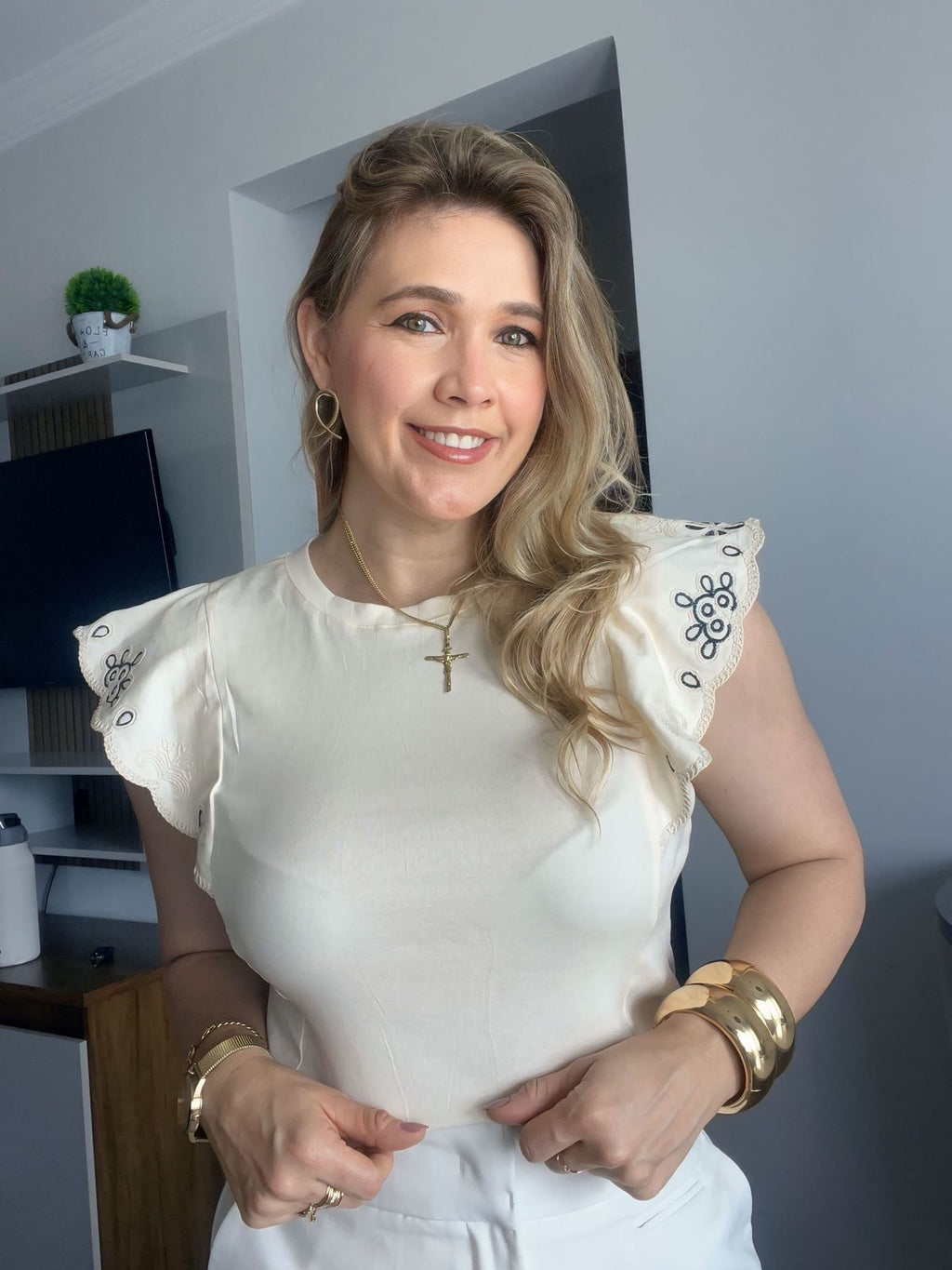 blusa manga curta bordada