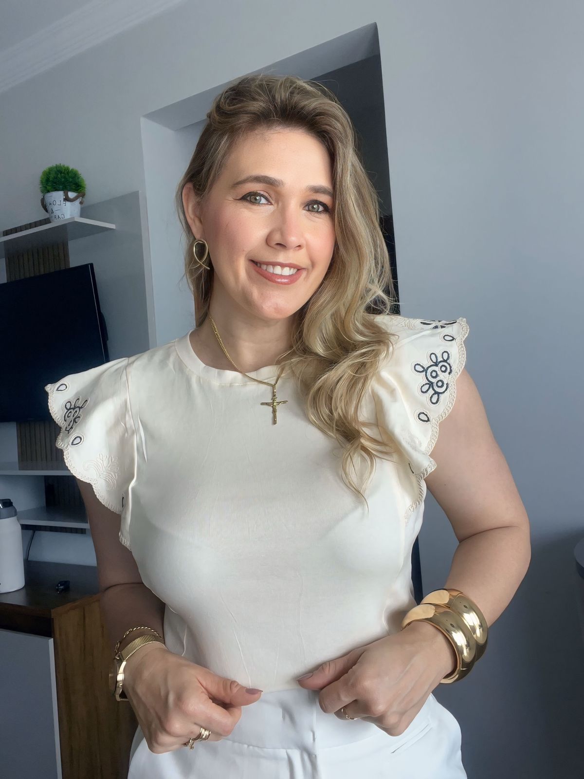 blusa manga curta bordada