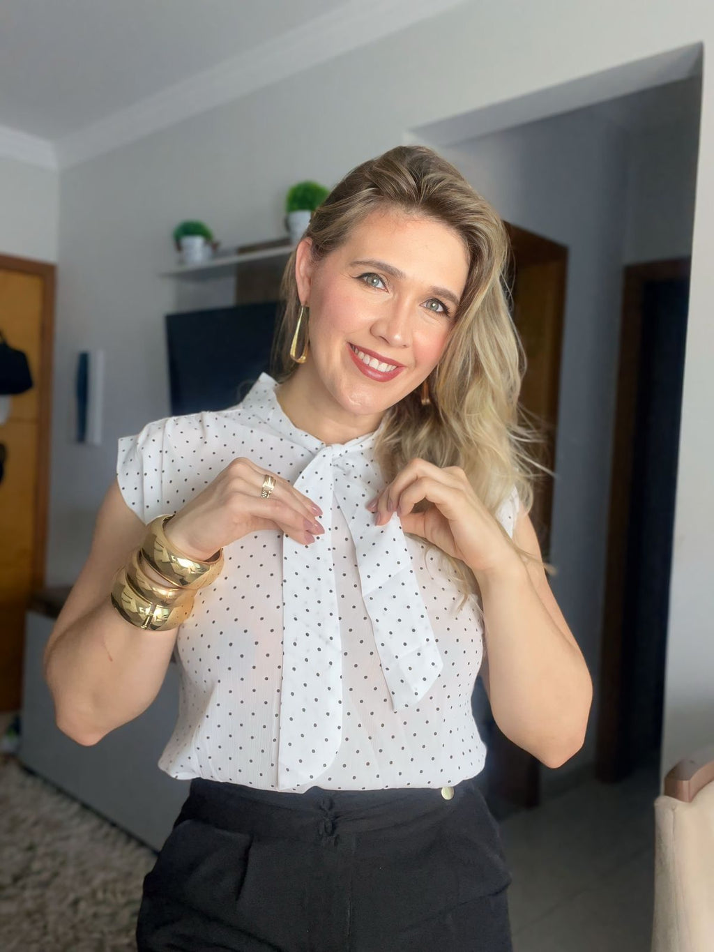 blusa sem manga poá