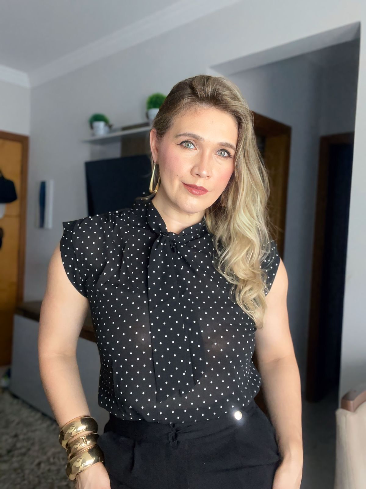 blusa sem manga poá