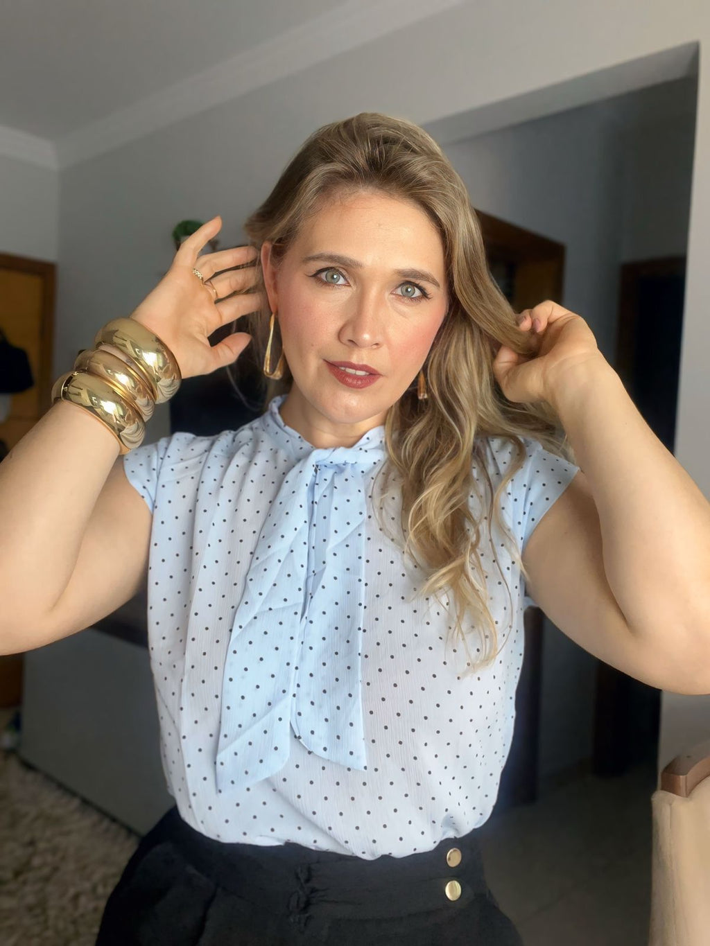 blusa sem manga poá