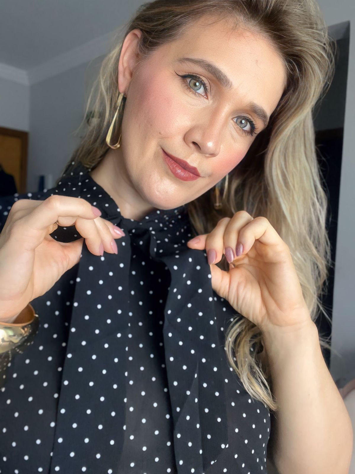 blusa sem manga poá