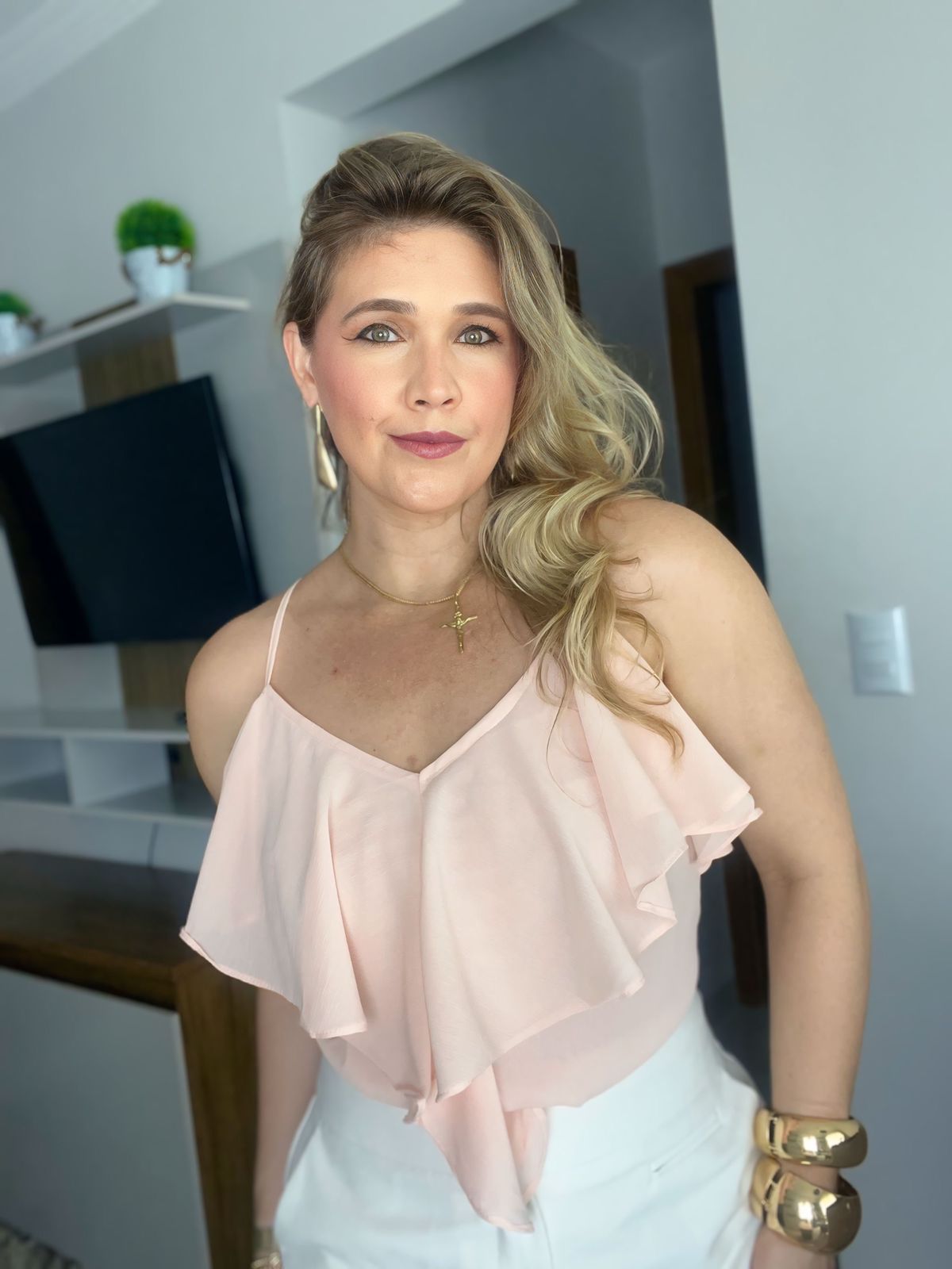 BLUSA DE ALCINHA COM RECORTES FRONTAIS