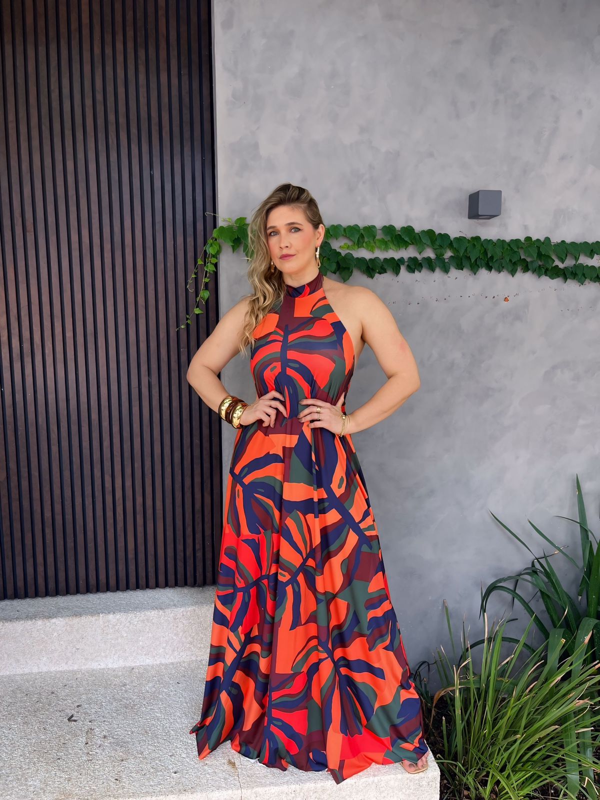 vestido longo gola alta frente unica