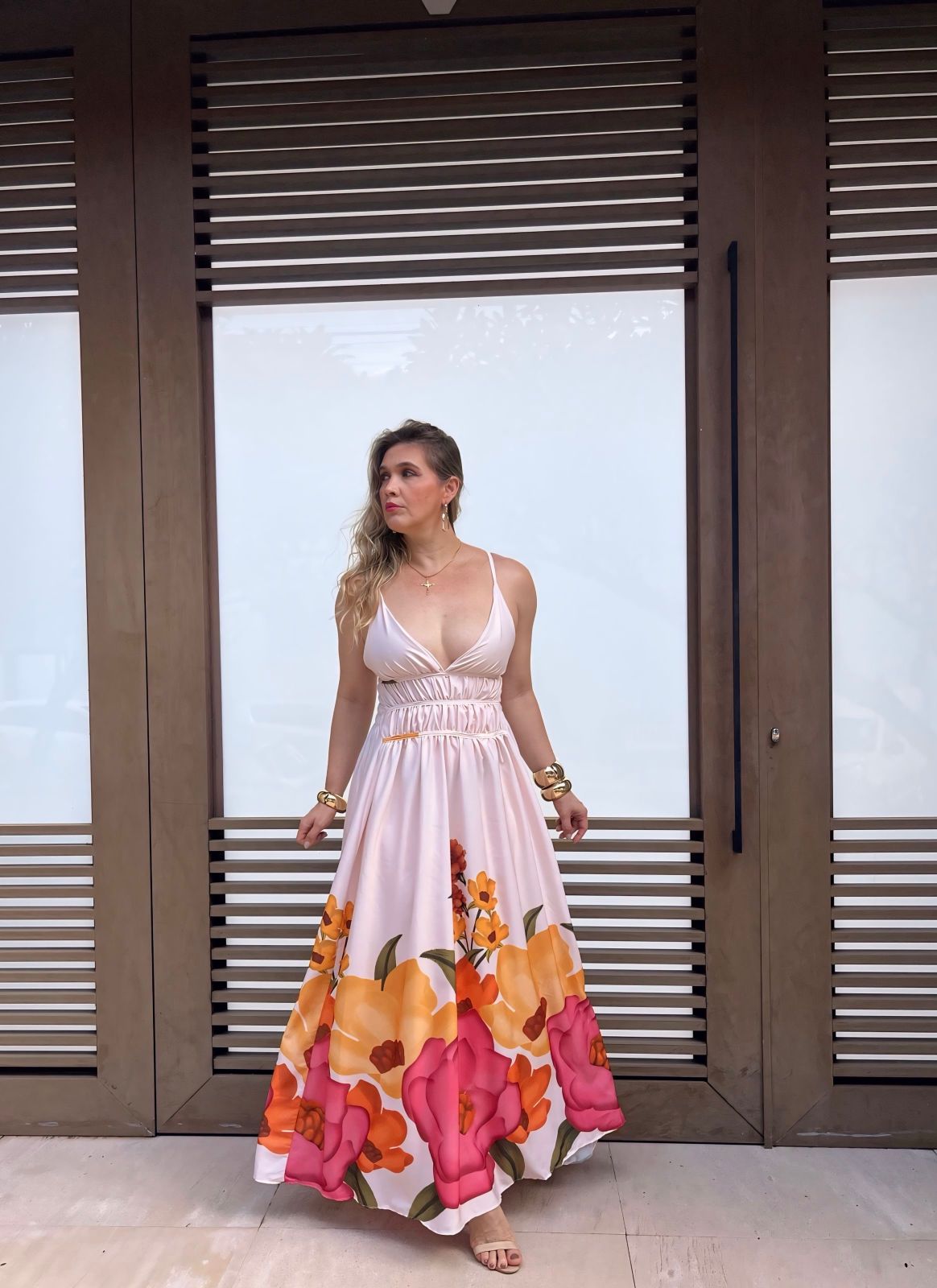 vestido barrado floral