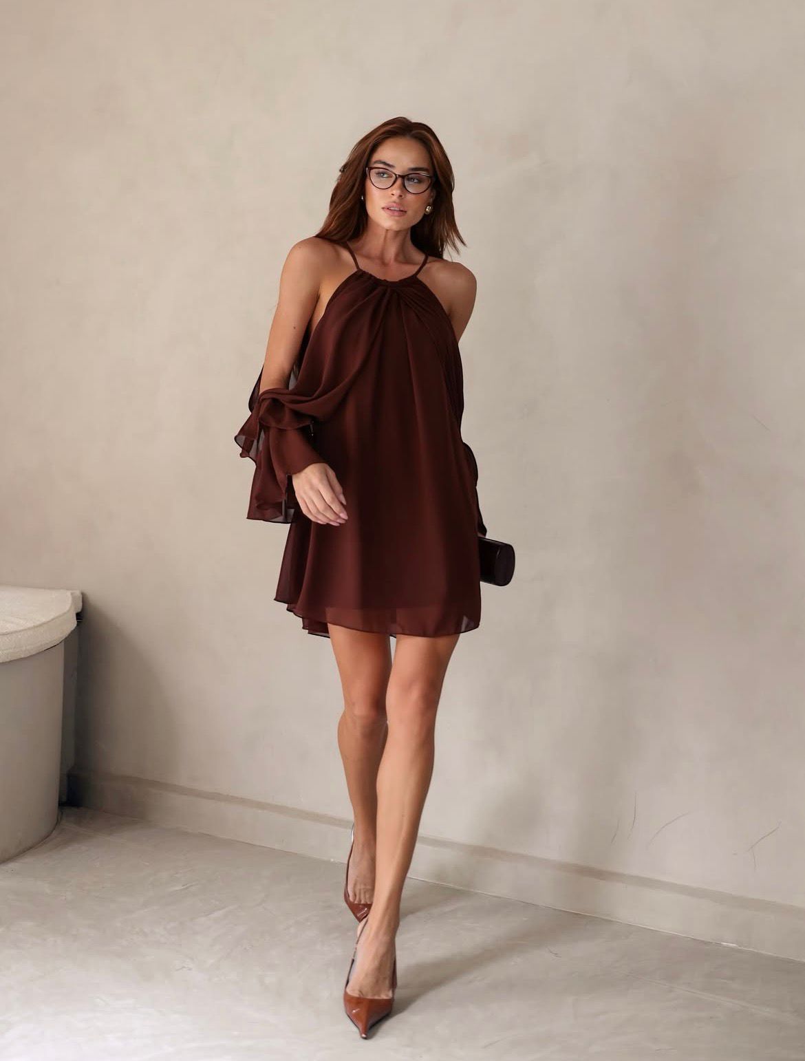 Vestido Curto Manga Vazada