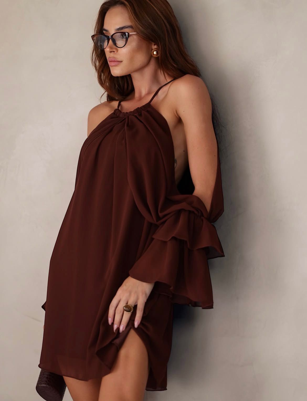 Vestido Curto Manga Vazada