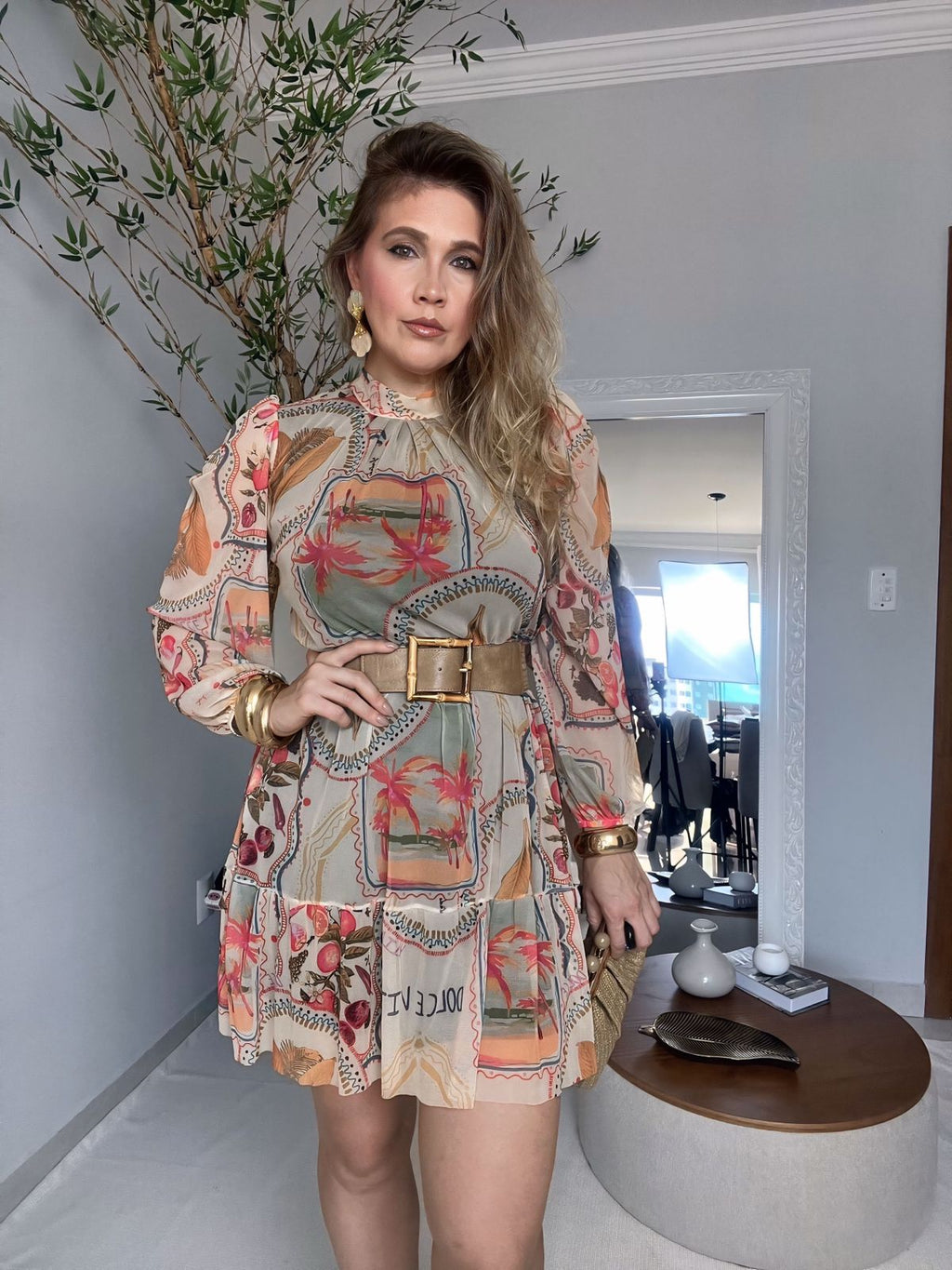 vestido curto manga longa