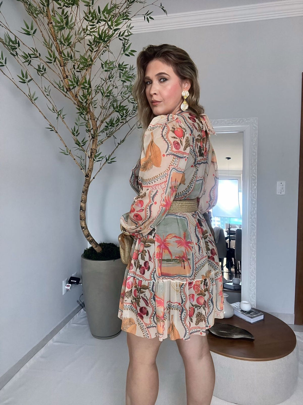 vestido curto manga longa