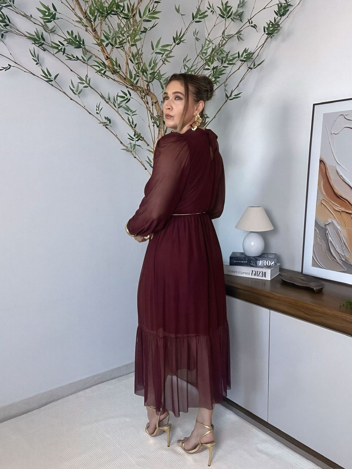 vestido midi manga longa