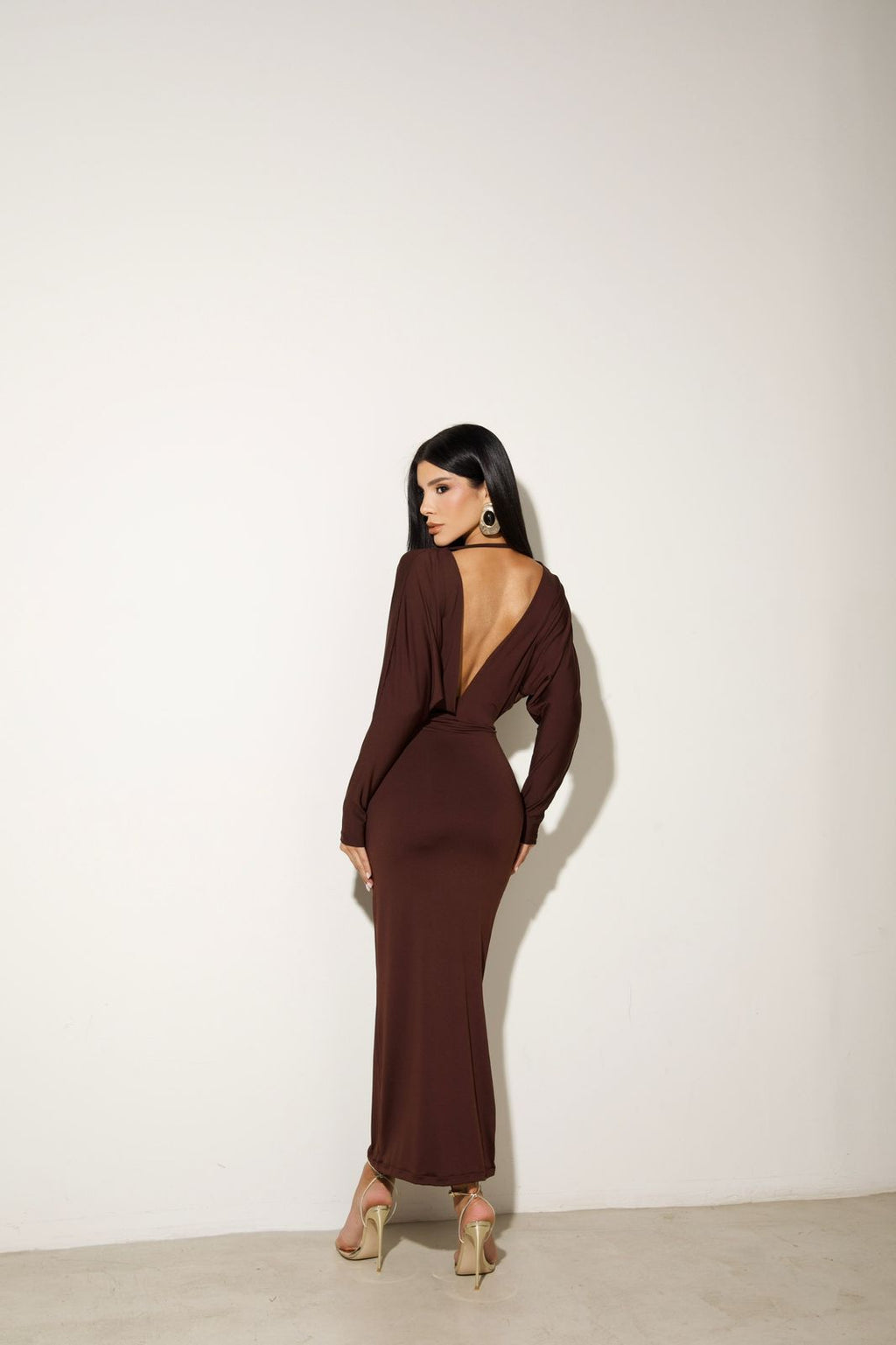 vestido midi decote v