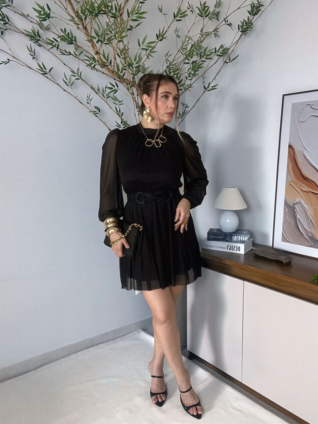 VESTIDO CURTO OMBRO A OMBRO MANGA LONGA