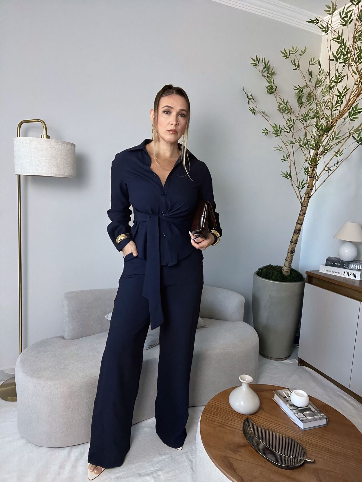 conjunto de calça e camisa