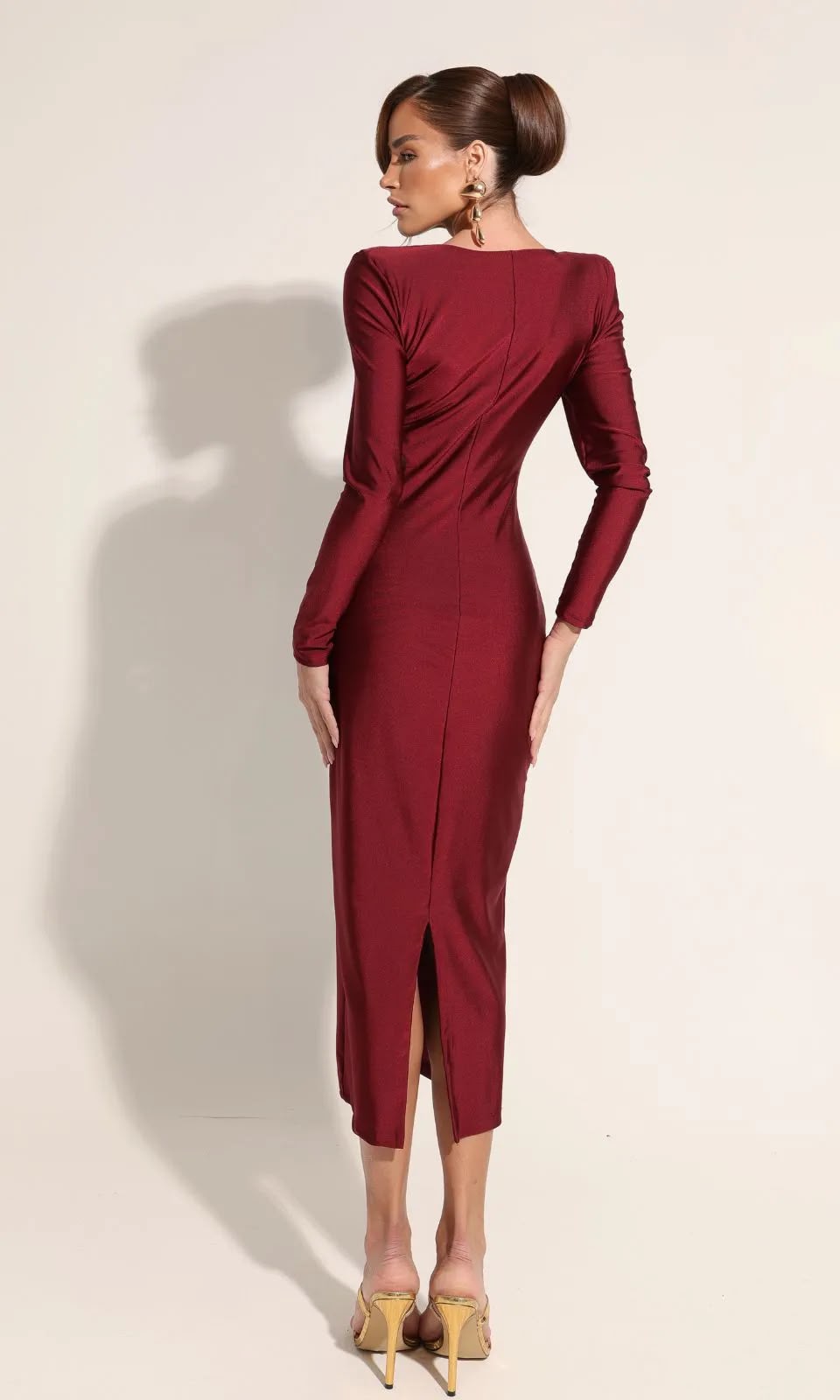 vestido midi manga longa