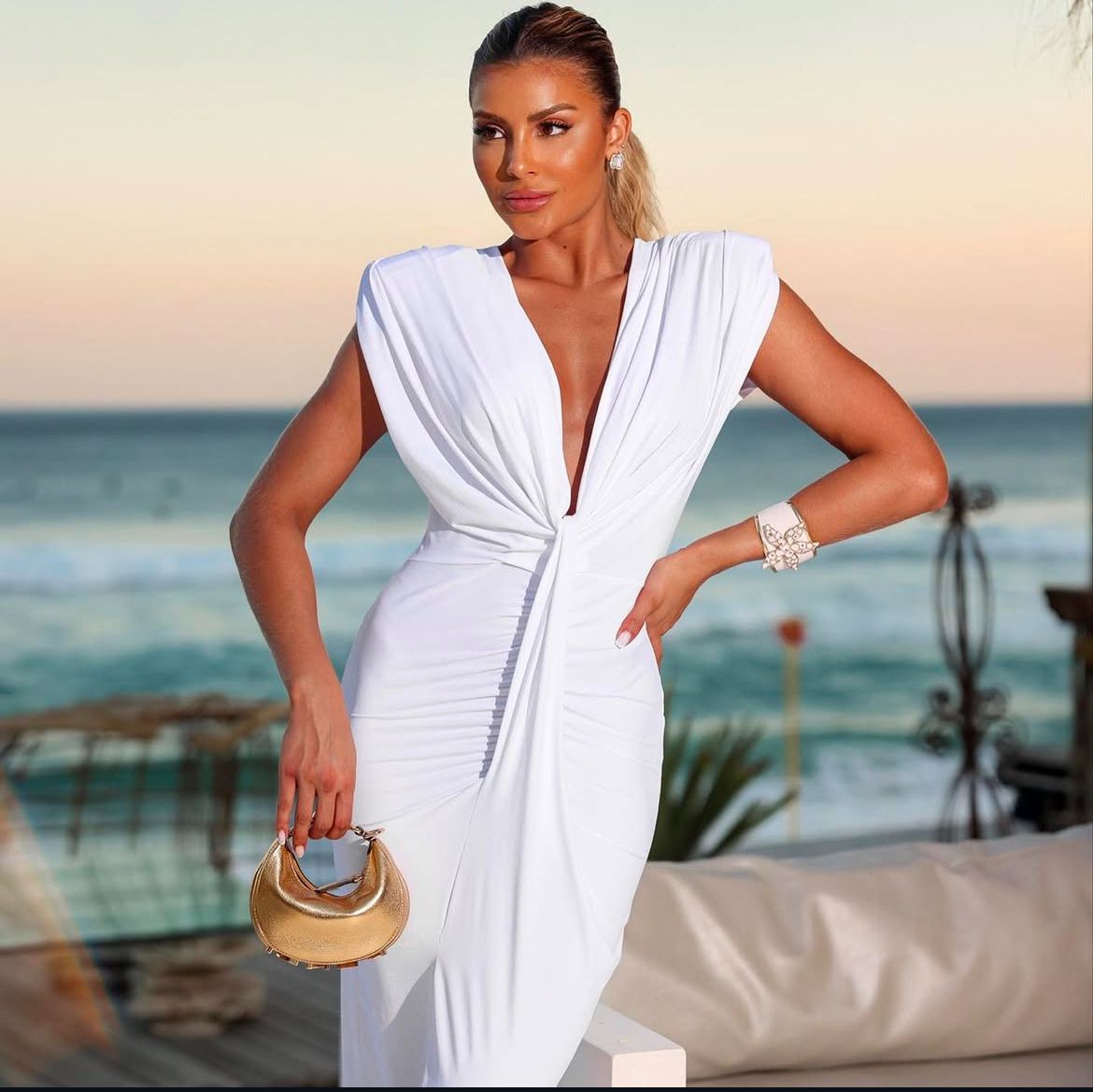 Vestido Mídi Decote Profundo - Tecido Fluity