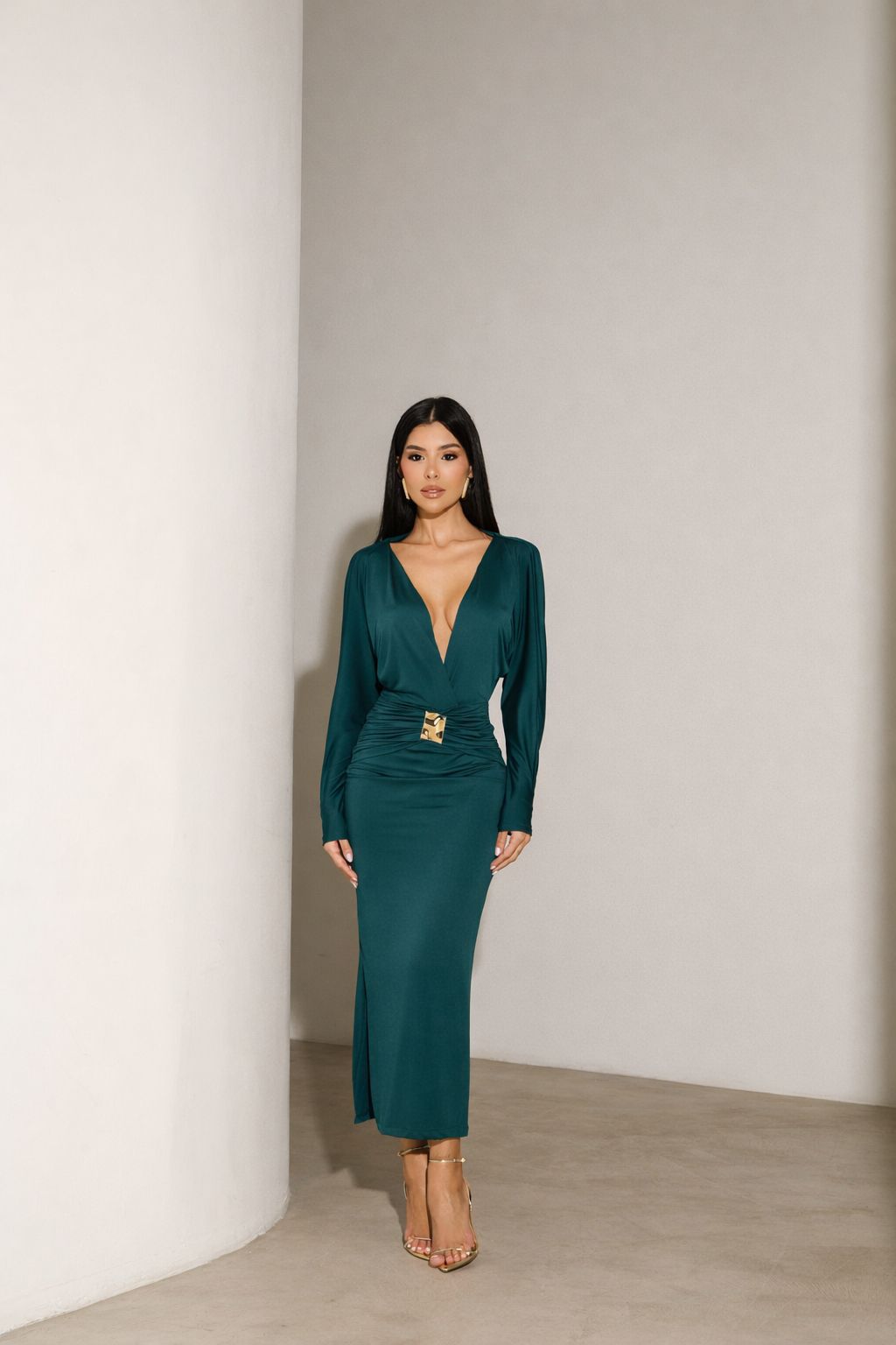 vestido midi decote v