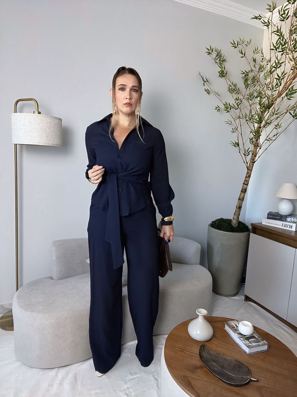 conjunto de calça e camisa