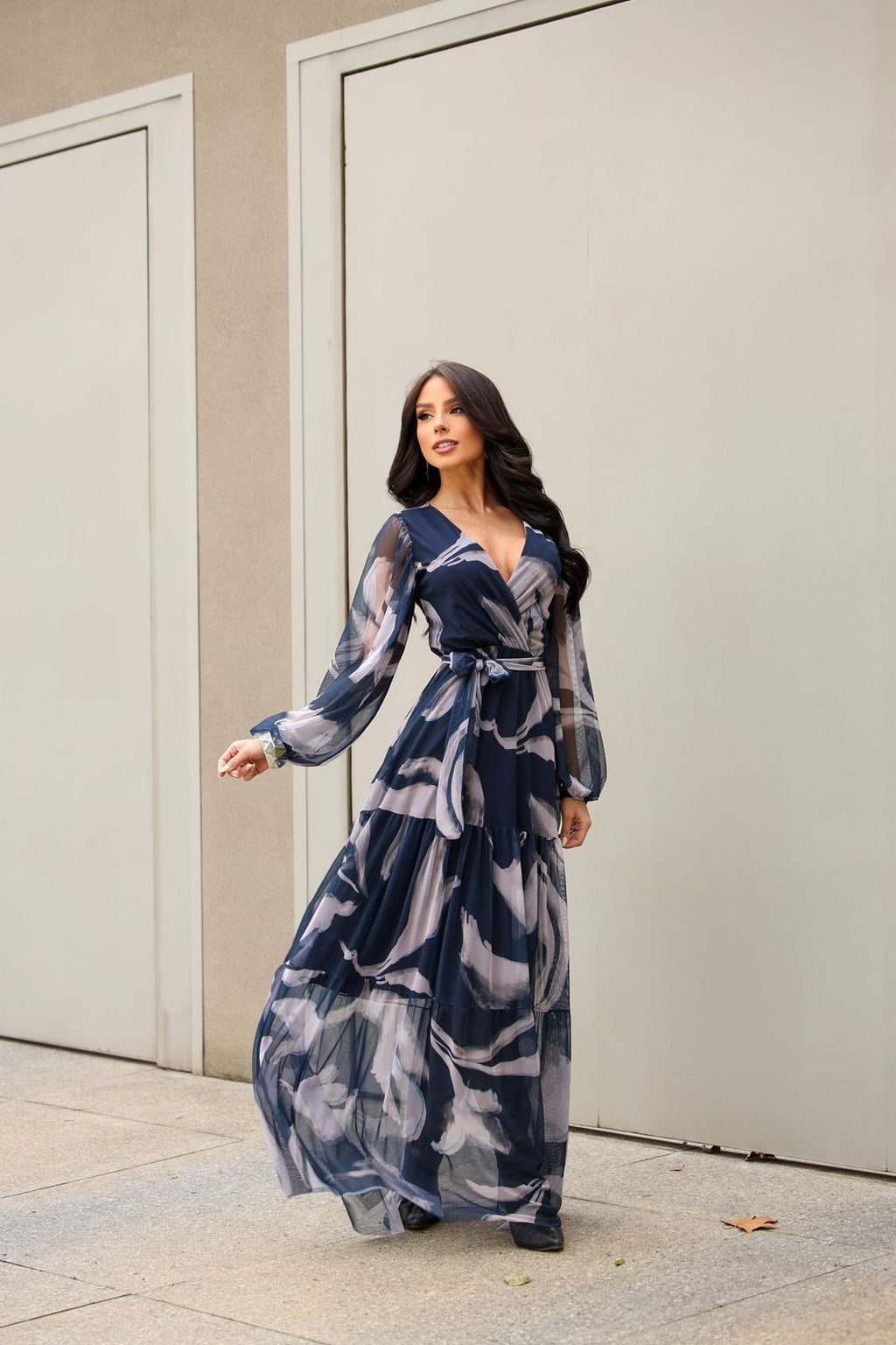 VESTIDO LONGO MANGA LONGA TULE