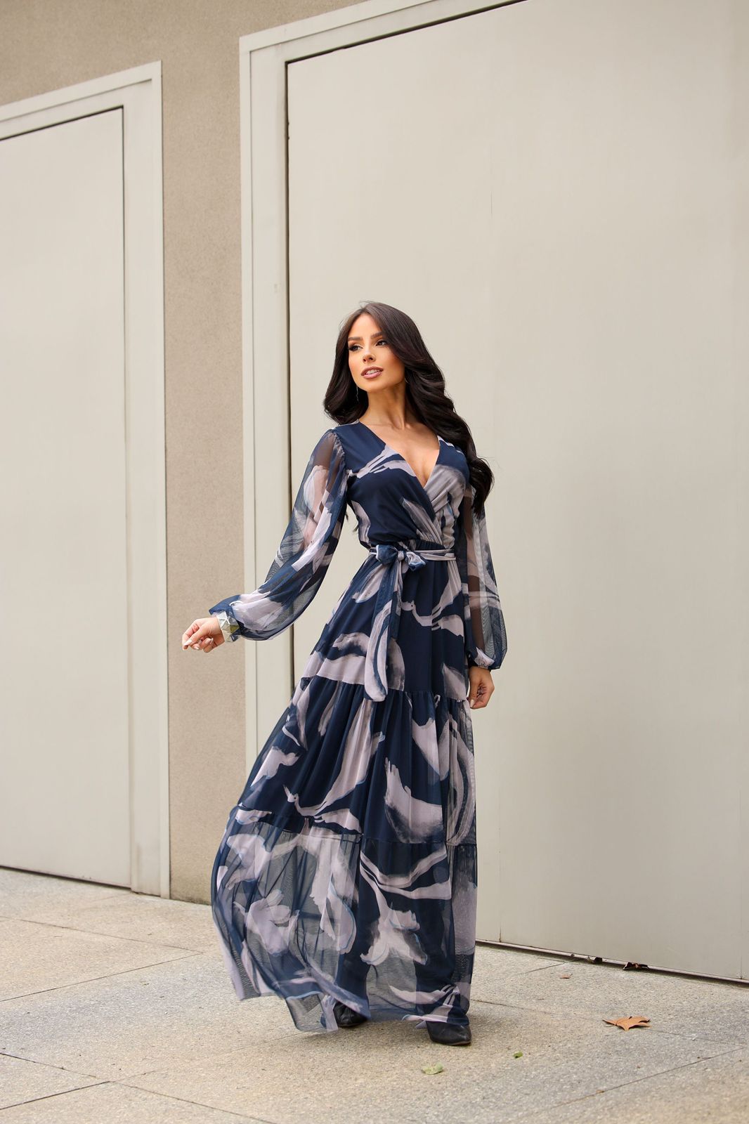 VESTIDO LONGO MANGA LONGA TULE