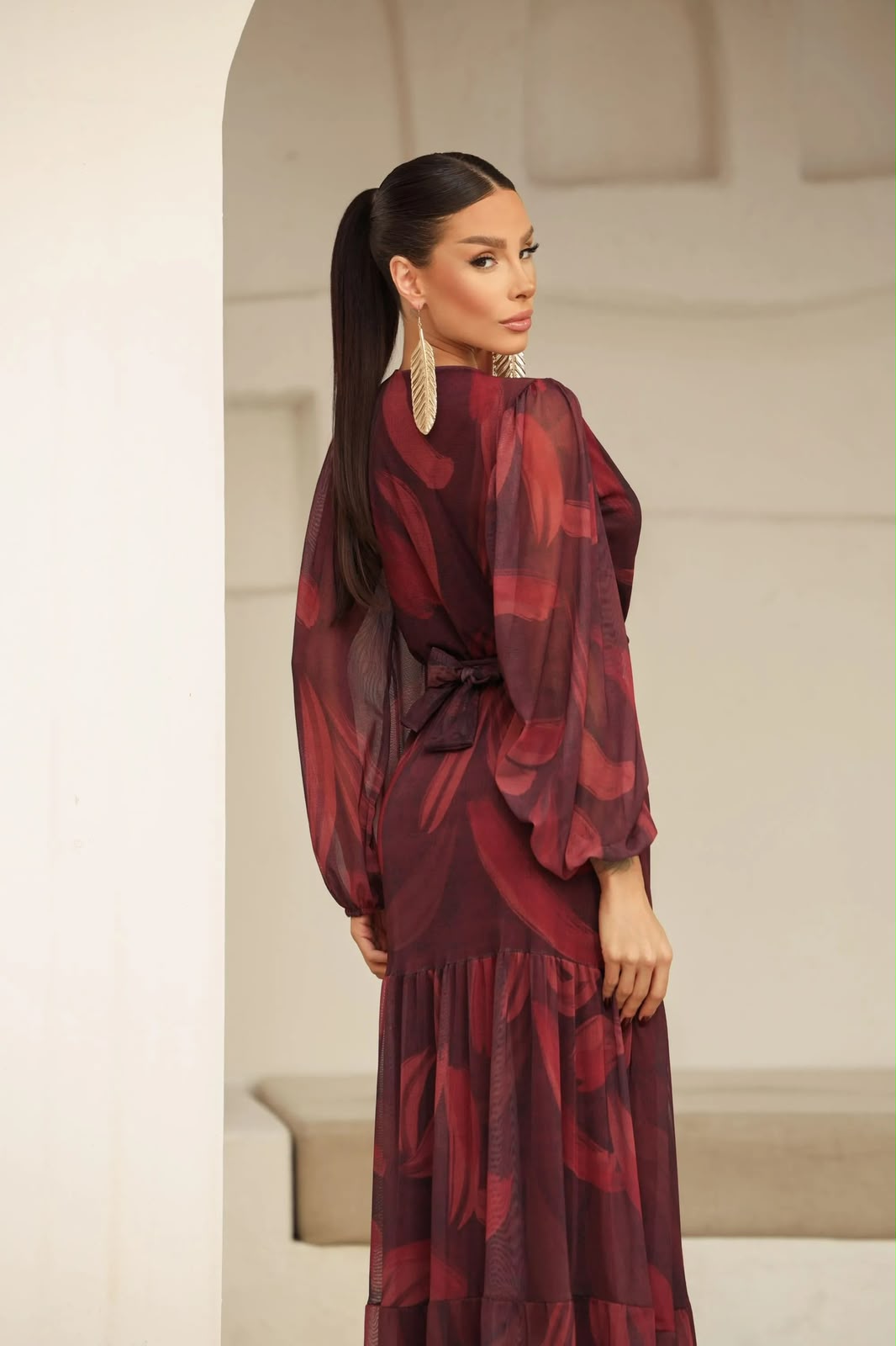 VESTIDO LONGO MANGA LONGA TULE