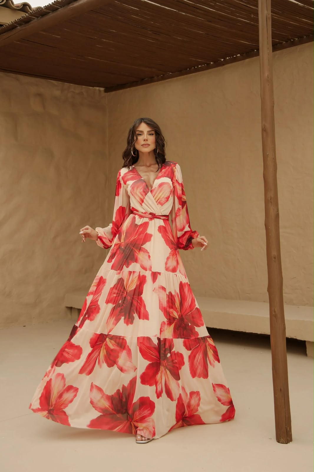 VESTIDO LONGO MANGA LONGA TULE