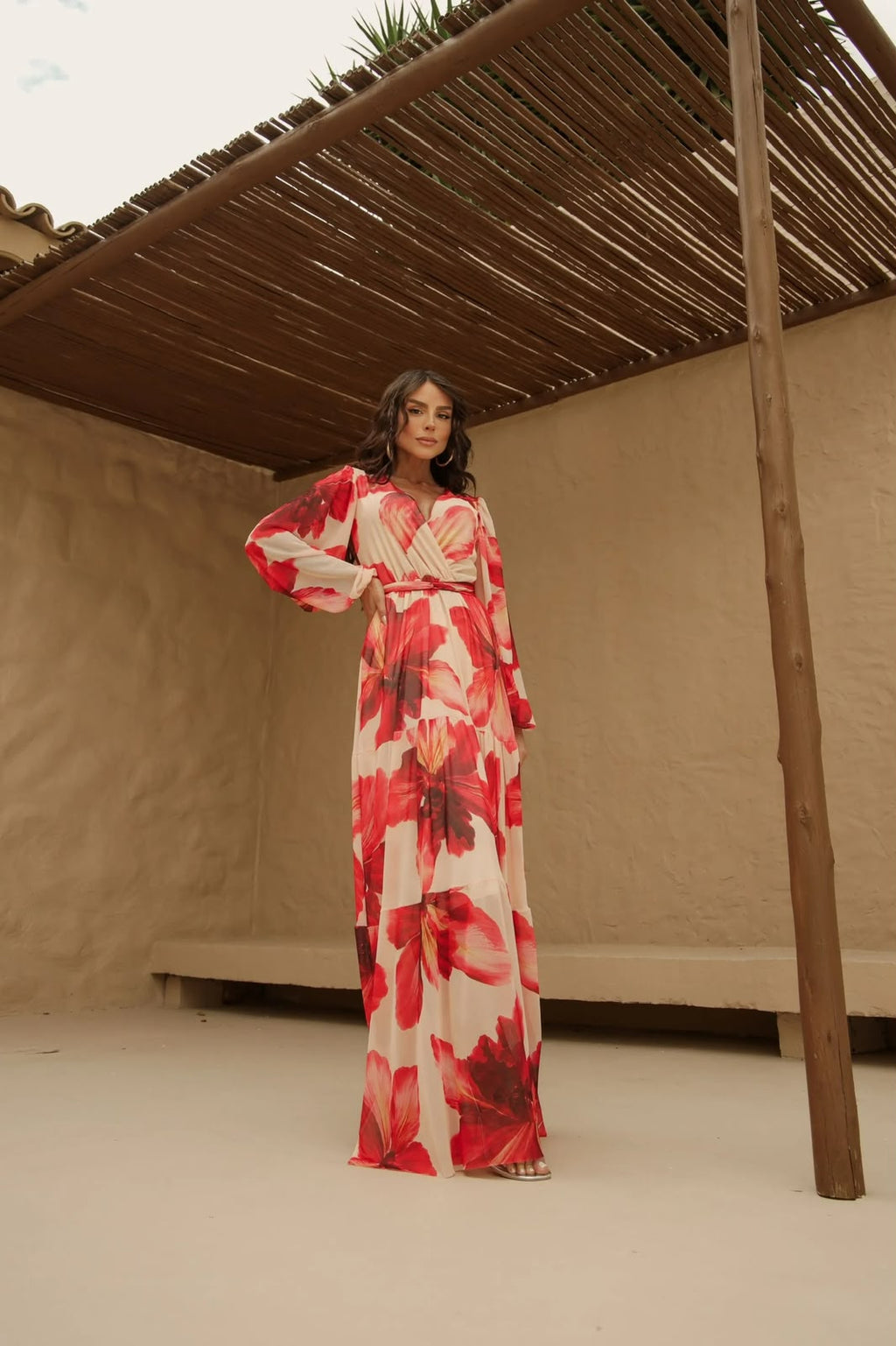 VESTIDO LONGO MANGA LONGA TULE