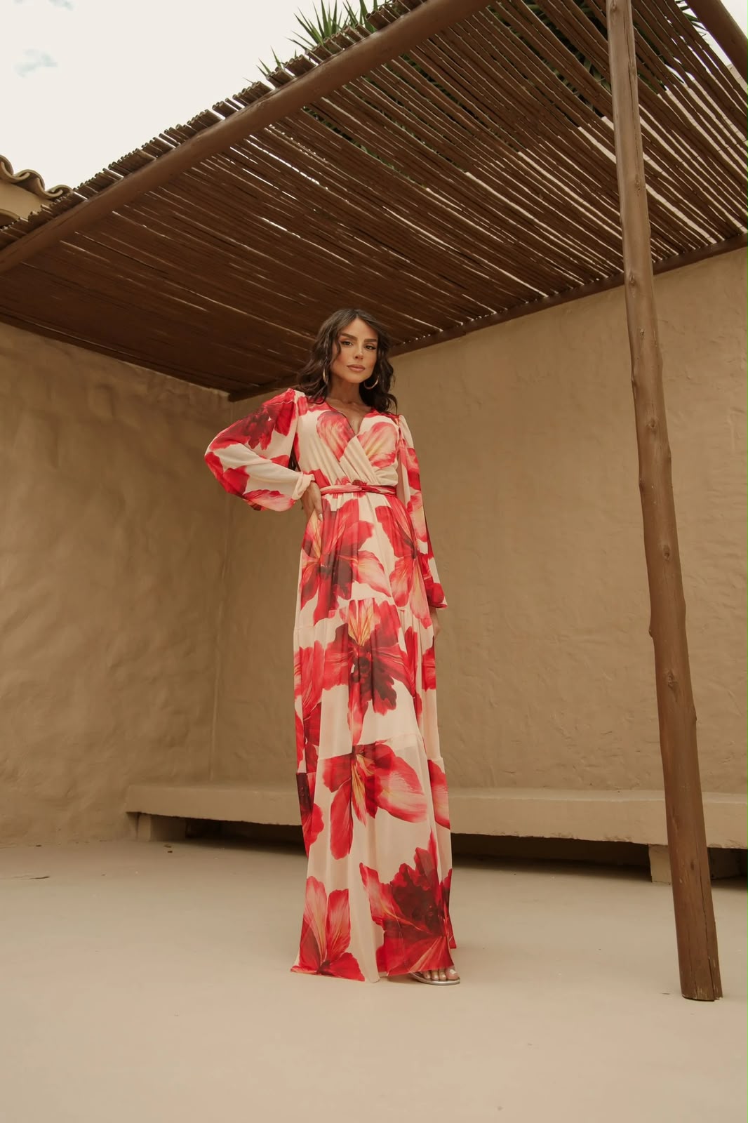 VESTIDO LONGO MANGA LONGA TULE