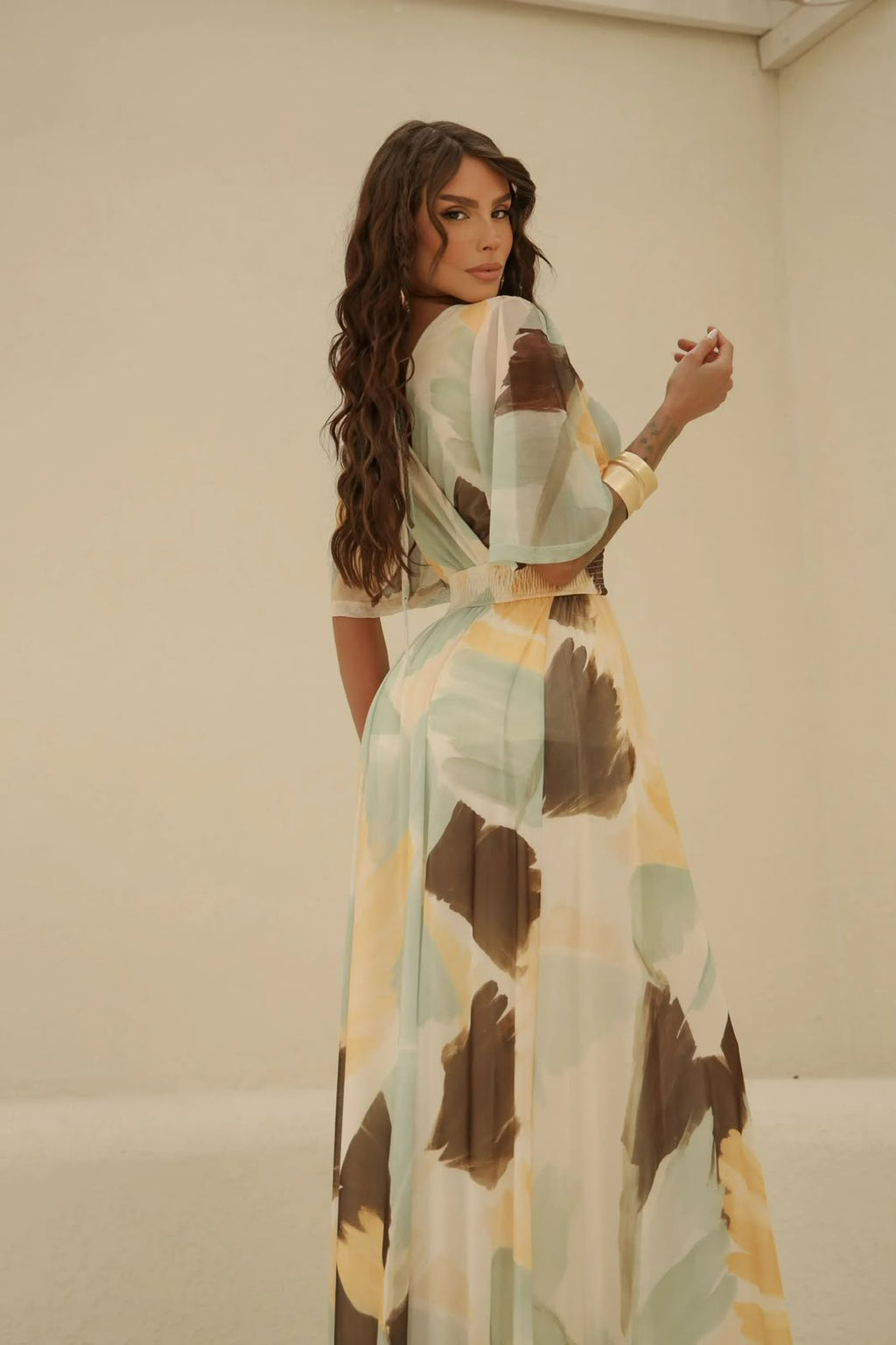 vestido decote V com manga